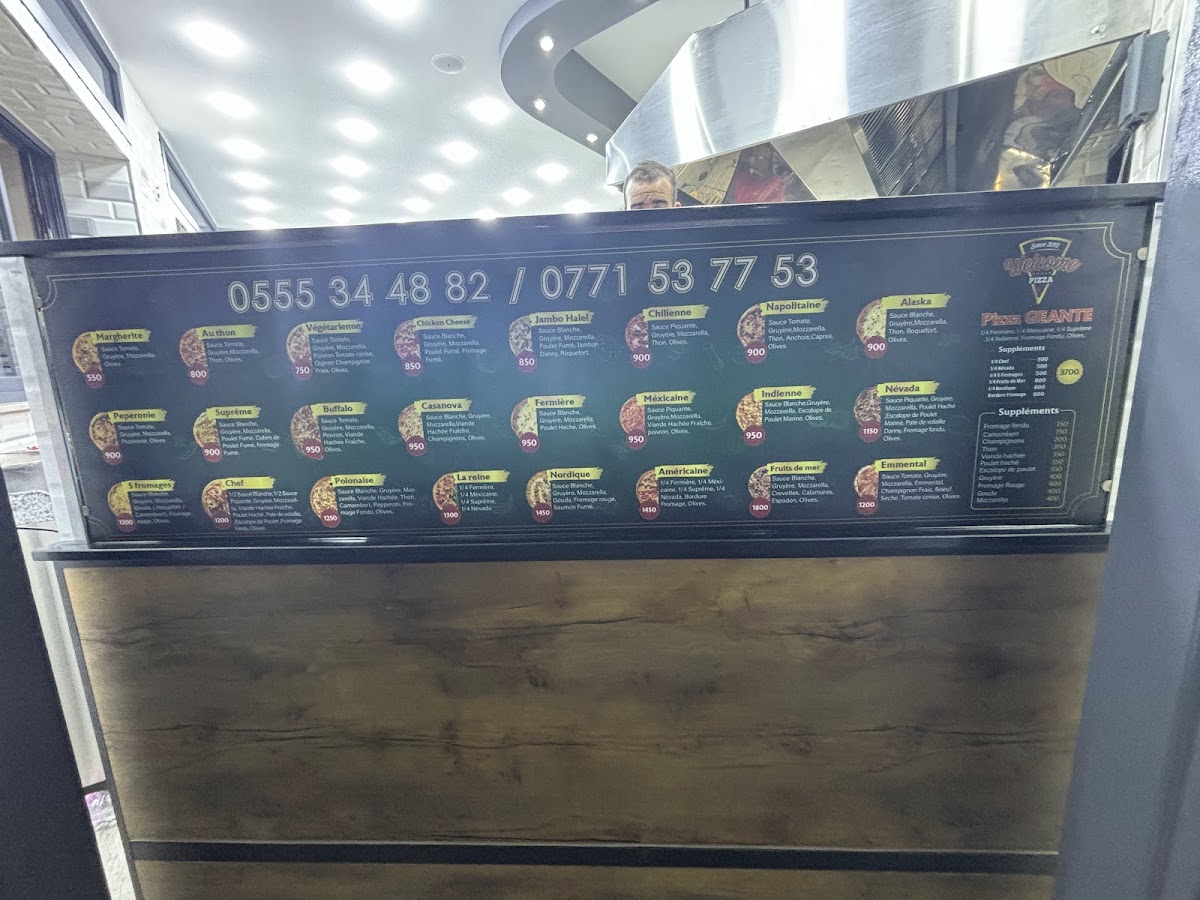 Pizza Welcome Oran — pâte étirée à la main